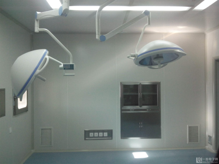 >Laminar flow operating room management processes