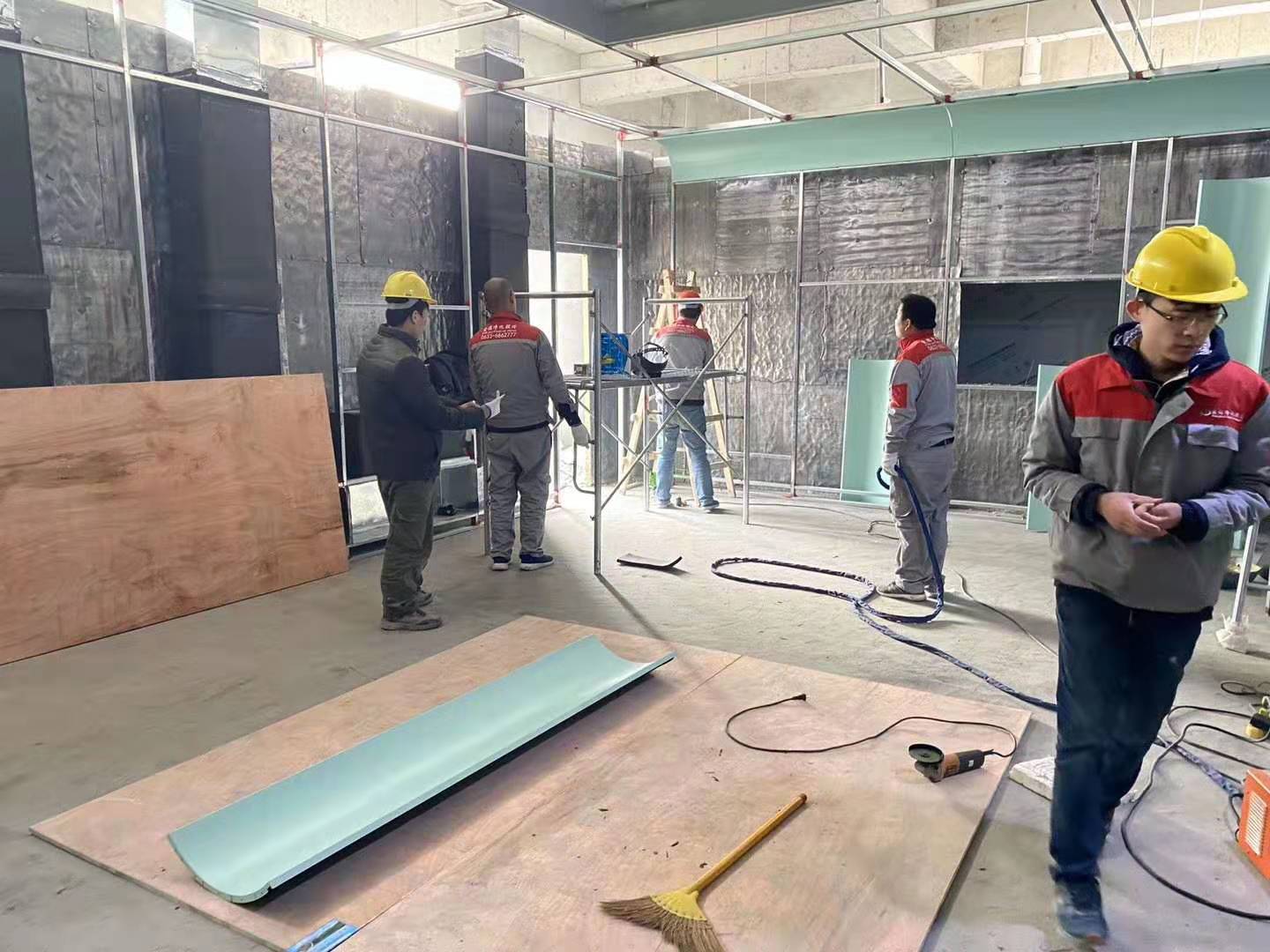 愛(ài)德凈化數(shù)字一體化手術(shù)室施工火熱進(jìn)行中。。。